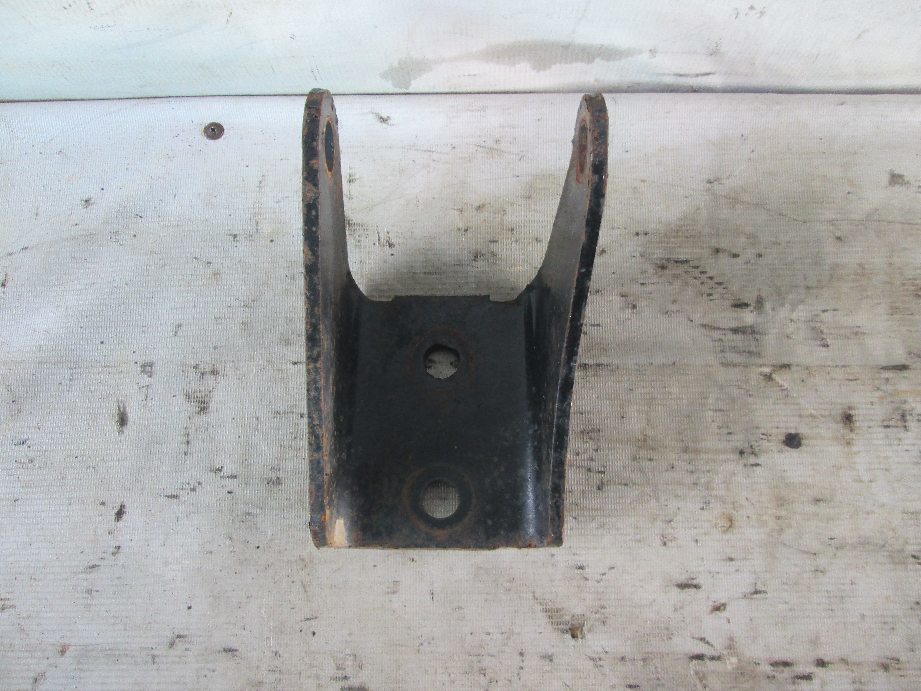 кронштейн заднего амортизатора верхний б/у - 1